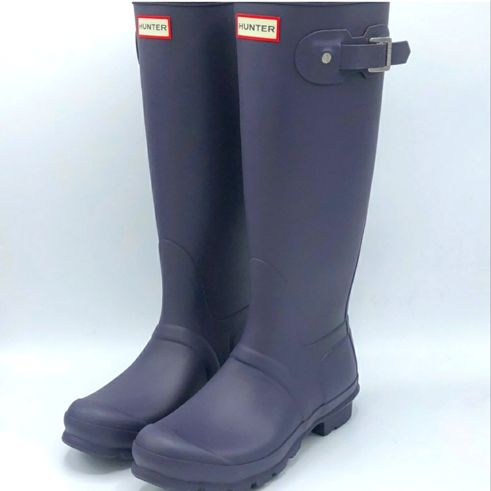 Hunter Original Tall Waterproof Rain Boot purple sz (5) MSRP $160 NEW